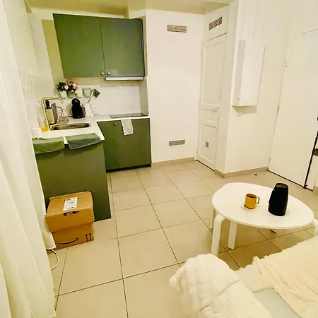 Jin's Cosy At 10eme Париж