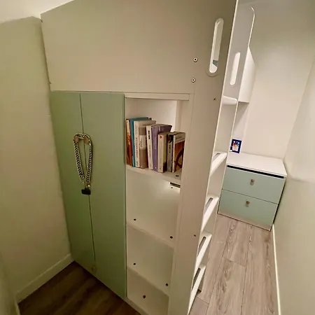 Проживание в семье Jin's Cosy At 10eme Париж