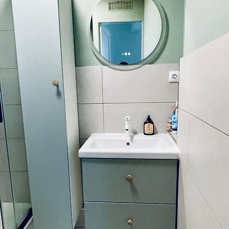 Jin's Cosy At 10eme * Париж