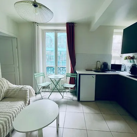 Jin's Cosy At 10eme * 巴黎