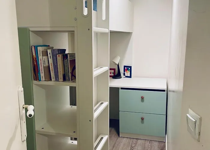 Jin's Cosy At 10eme * パリ